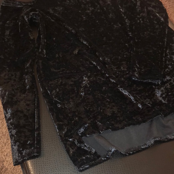 BP NORDSTROM SHOULDER CUT OUT VELVET LONG SLEEVE - Picture 4 of 4